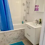 Joli Avec Piscine 아파트 세테