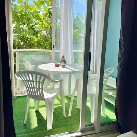 Joli Avec Piscine Apartament Sète