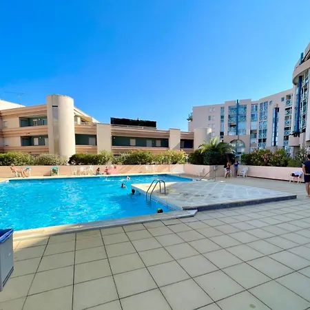 Joli Avec Piscine Apartamento Sète