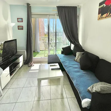 Joli Avec Piscine 아파트